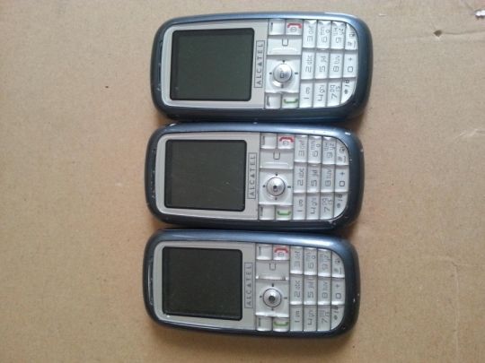 Alcatel c551  telefon eladó! törött kijelzős , csak villan, .