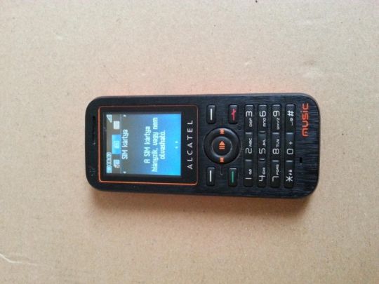 Alcatel  ot600 telefon eladó! simet nem lát