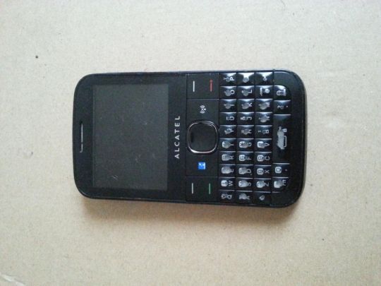 Alcatel ot815  telefon eladó! nem reagál semmire