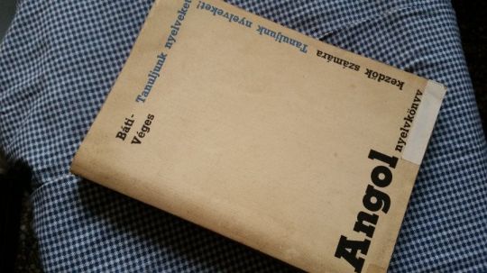 Angol nyelvkönyv kezdőknek,nyelvi alapvetés, segédkönyvek