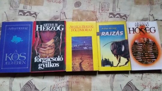 Arthur Herzog: Földmoraj-Rajzás-Hőség-A forgácsoló gyilkos-A kos
