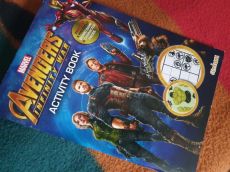 Avengers Infinity War - Activity Book - Végtelen háború + sapka
