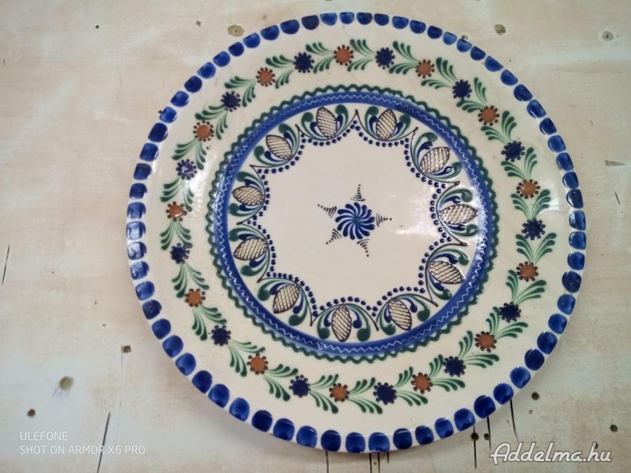Banga Sándorné művésznő által készített 6 darab dísz tányér