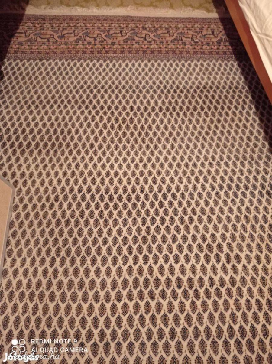 Barna perzsaszőnyeg vastag perzsa szőnyeg