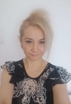 Beby Sitter és idősgondozói munkát vállalok.