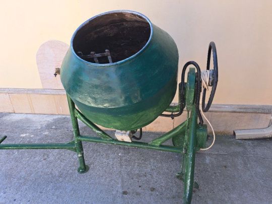 Betonkeverőgép eladó