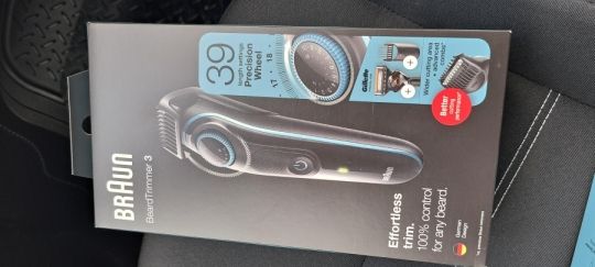 BRAUN szakáll nyíró + ajándék borotva Gilette