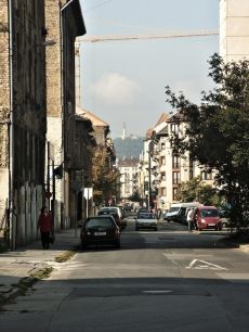 Corvinnál kiadó lakás 70 ezerért !