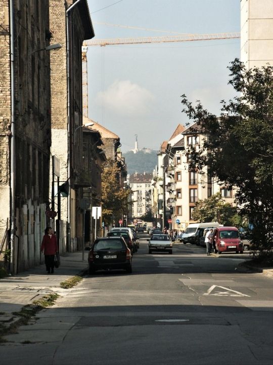 Corvinnál kiadó lakás 70 ezerért !