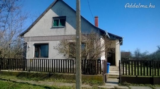 Családiház, Csökmőn eladó