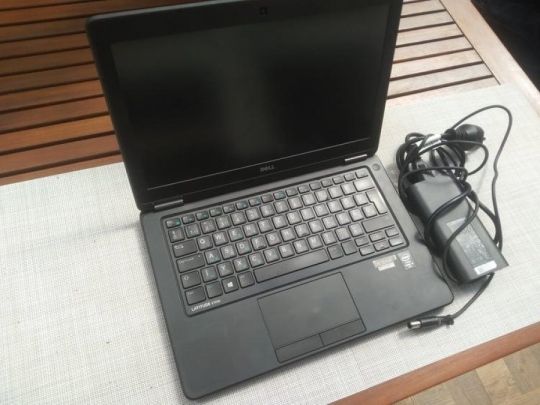 Dell latitude e7250 Core i-5-5300/SSD/8 gb ram/kamera