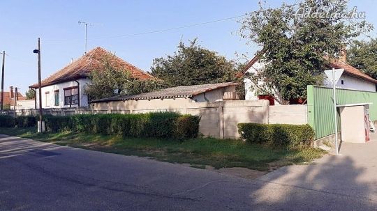 Derecskei belvárosi lakóingatlan