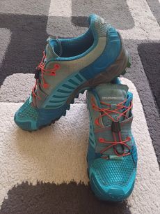 Dinafit 41 sportcipő