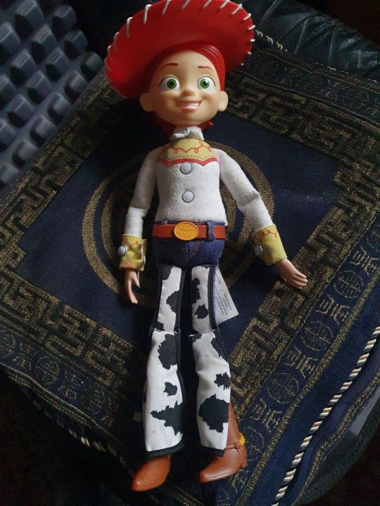 Disney Toy Story -Jessie interaktív, beszélő figura -40 cm +kalap