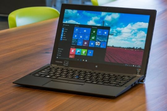 Dr-PC.hu 05.26. 1 a közel 2000ből:TOSHIBA PORTEGE Z20T-C TOUCH