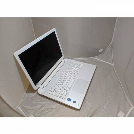 Dr-PC.hu 06.13. 1 Ezt a Toshibát nemrég még hófehérke volt!