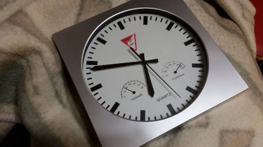 DVSC-Loki falióra +relikviák, DVSC-Teva dedikált tablókép,póló