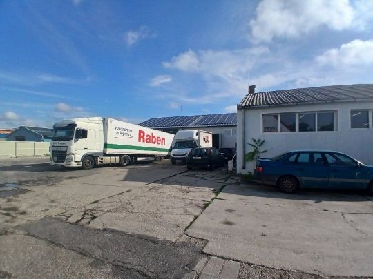 ELADÓ 3700 NM ALAPTERÜLETŰ IPARI RAKTÁR CSARNOK DEBRECENBEN !