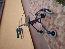 ELADO akciosan járássegitö rollátor és még más segitö is