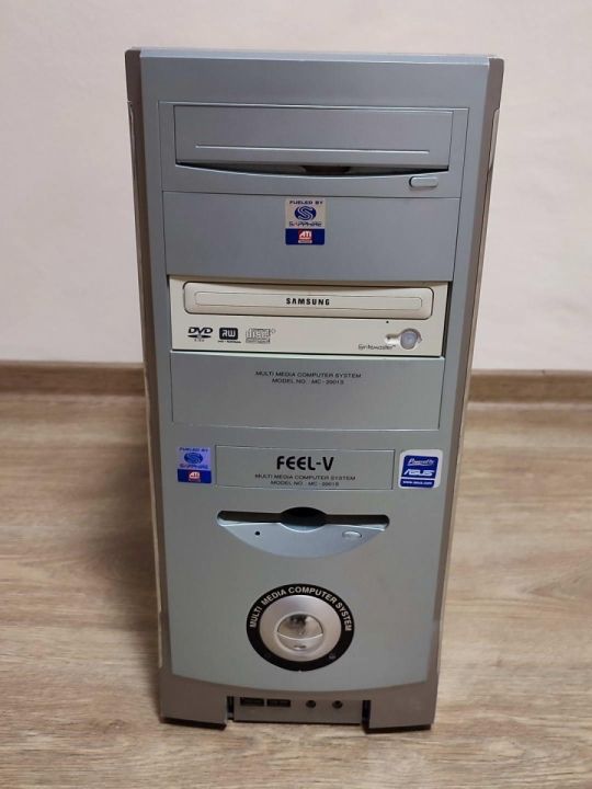 Eladó asztali PC - E5700, 4GB, HD5400, 60GB SSD