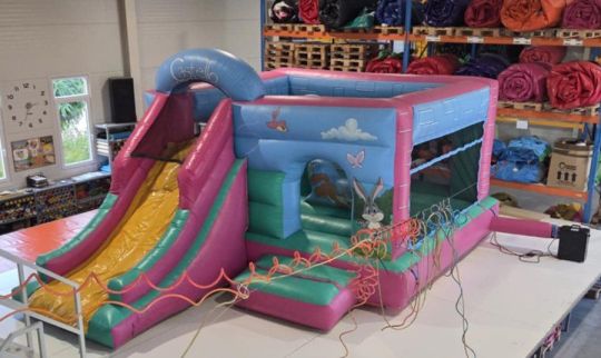 Eladó Castello Csúszdás Ugráló