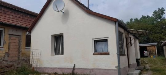 Eladó családi ház Sárisápon