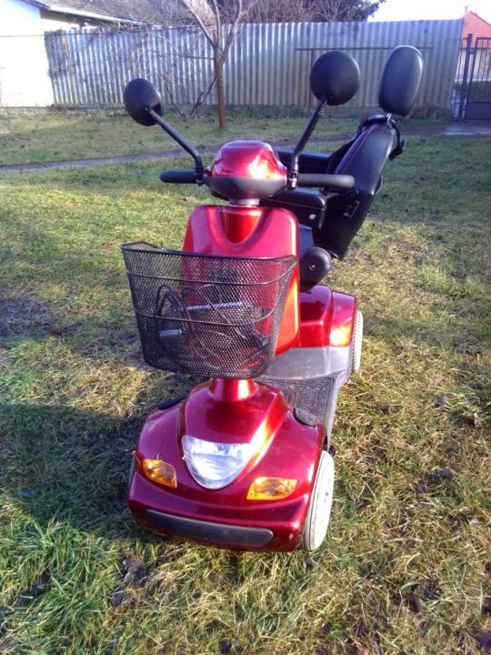 Eladó egy a képeken látható Heartway Bolero PF2S elektromos moped