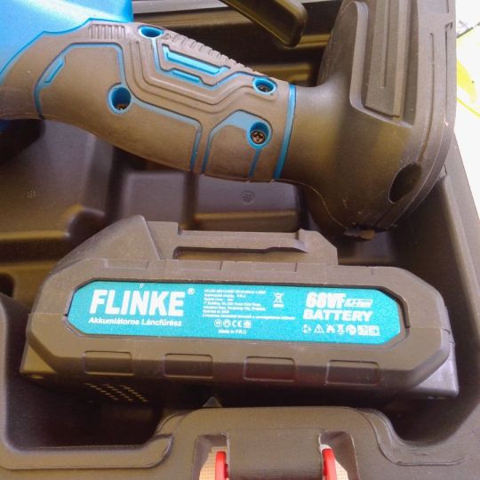 Eladó egy vadi új Flinke 2 akkumulátoros láncfűrész 68V FK-8037