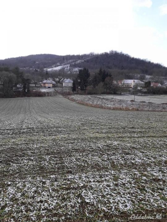 Eladó épitési telek