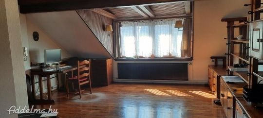 Eladó kétgenerációs családi ház