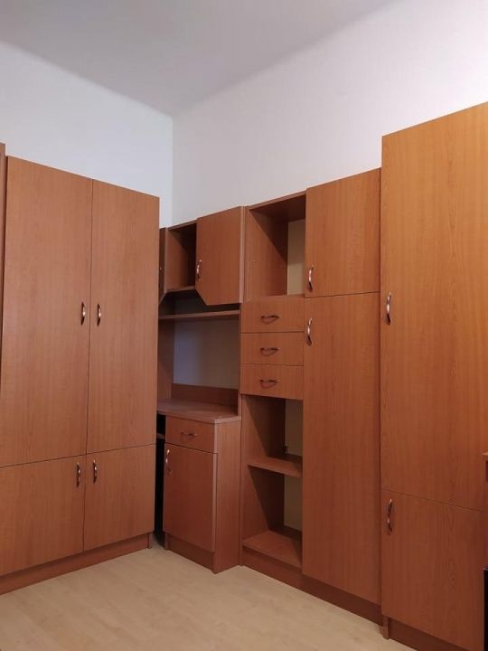 Eladó kiváló állapotú ifjúsági bútor