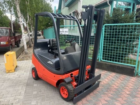 Eladó Linde 1,6 tonnás targonca (V-3776)