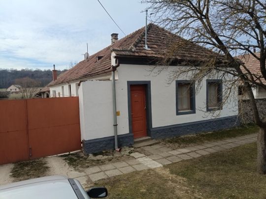 Eladó parasztház Bakonyjákón