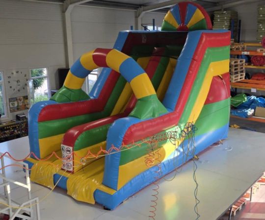 Eladó Szivárványos Csúszda