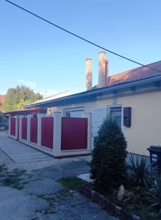 Eladó társasházi lakás Vácon a Köztársaság úton.