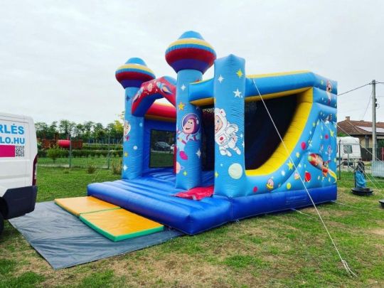 Eladó Ufós Csúszdás Ugráló