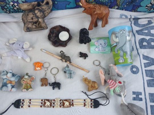 Elefánt kollekció -füstölő, kulcstartó, ceruza, gyertya -27 db