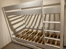 Emeletes ágy 90x200 fehér, + 2 ágyrács + tároló