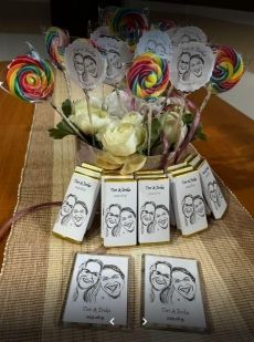 Esküvői karikatúrás köszönő ajándék, ültető kártya