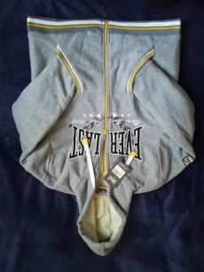 Everlast új eredeti pulóver eladó L-es méretben.Hossz: 69 cm (vá