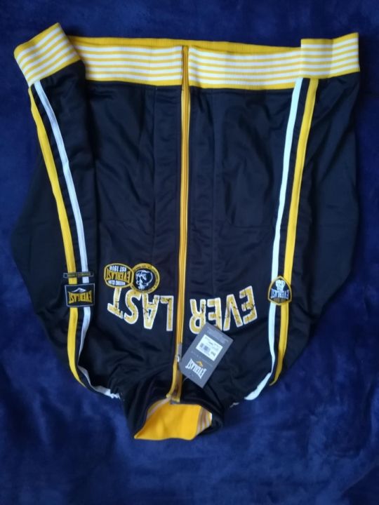 Everlast új eredeti pulóver eladó s-es méretben.