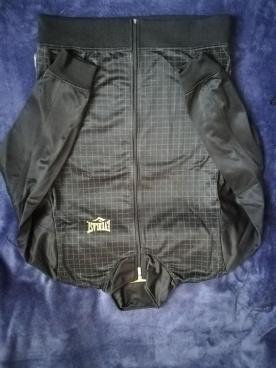 Everlast új eredeti pulóver eladó s-   es méretben...