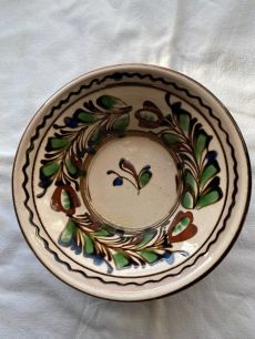 Falitányér jelzett