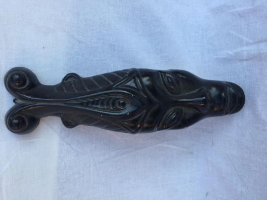 Fekete Amulett Alu Szobor