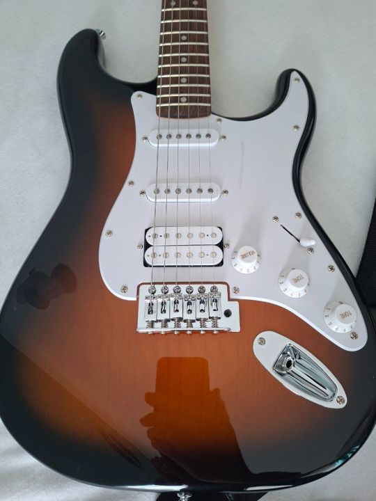 Fender Squier Bullet Stratocaster HSS, PF3, új