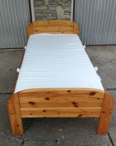 Fenyő ágy 90x200cm