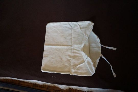 Függeszthető fehér zoknitartó tarisznya eladó.