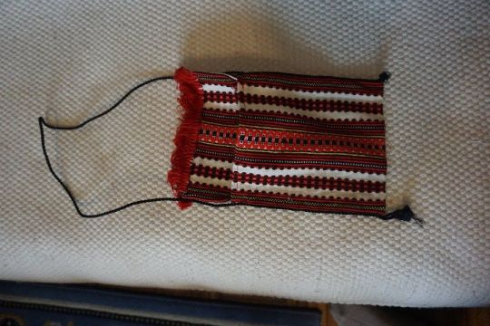 Függeszthető szőttes kefetartó eladó.