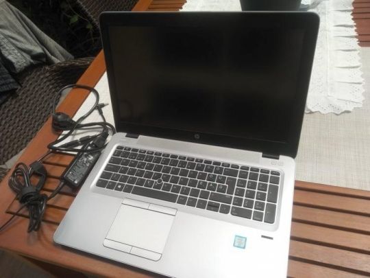 Full HD 15,6