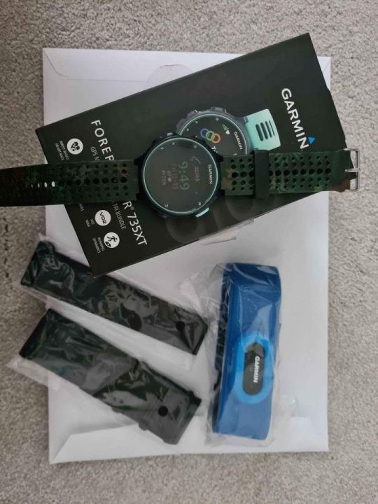 Garmin Forerunner 735XT Multisportóra HRM-Swim szívritmus jeladóval